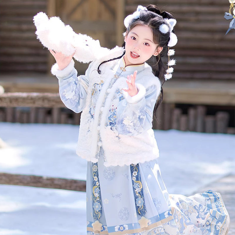 Ming Dynasty Girl's Mamian Skirt Yunduo 云朵 Children's Traditional Chinese Clothing Lunar New Year Velvet Hanfu Suit