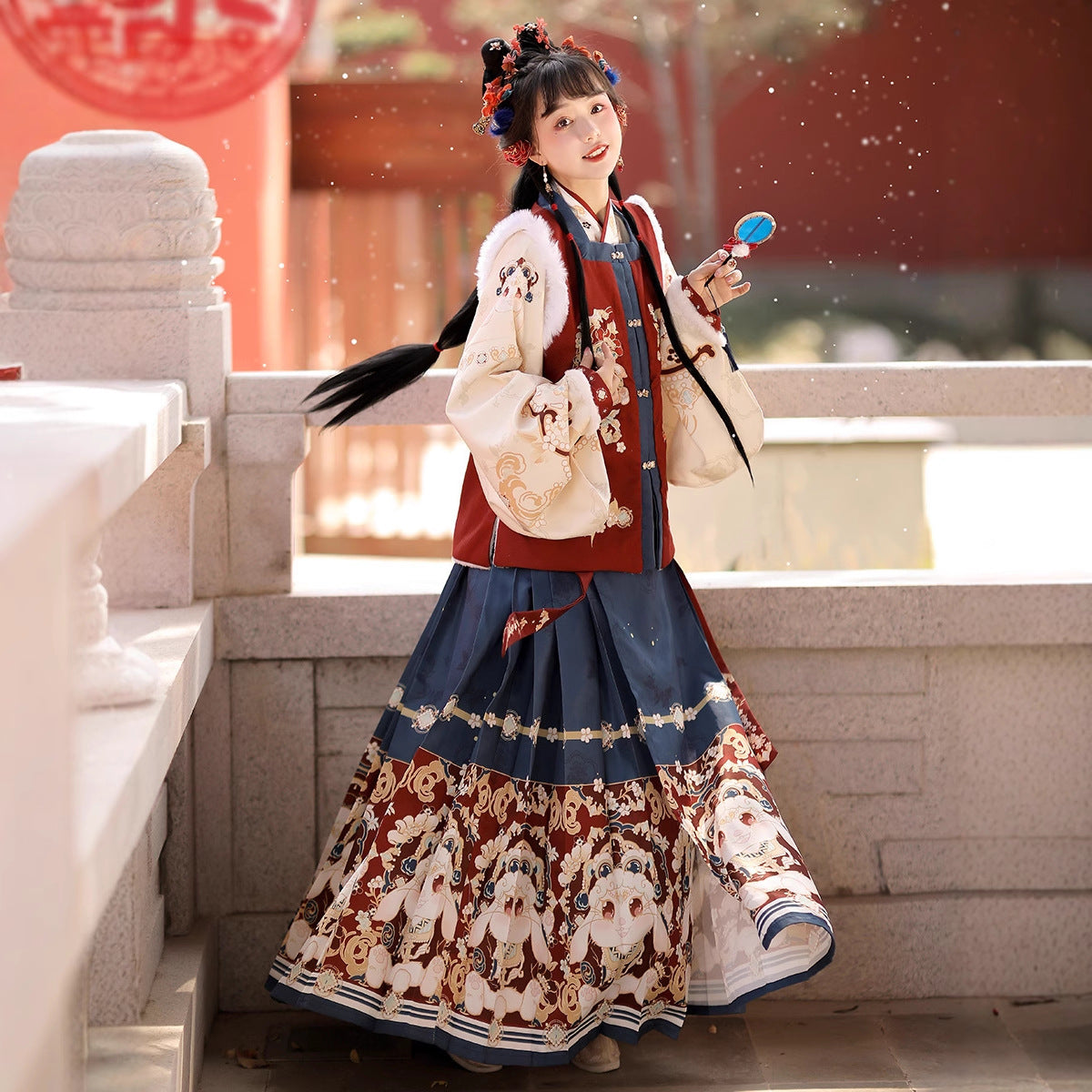 Ming Dynasty Mamian Clothing Futu 福兔 Women's Chinese Traditional Thicken Velvet Lunar New Year Hanfu Autumn Winter