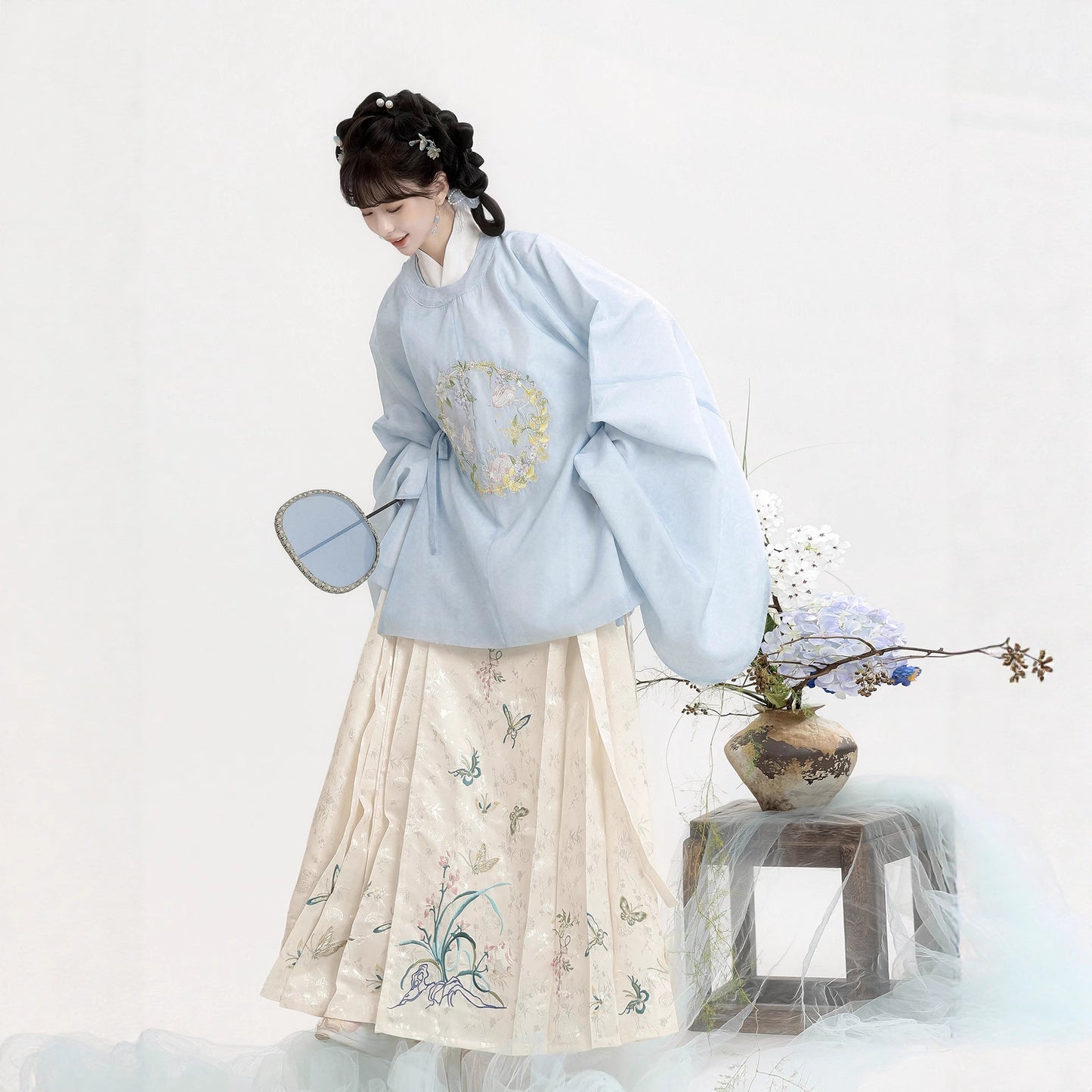 Ming Dynasty Mamian Clothing Yuemian 月眠 Women's Chinese Traditional Hanfu Autumn Spring