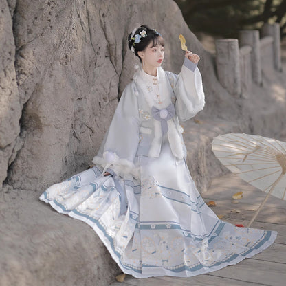 Ming Dynasty Mamian Clothing Youleyuan 游乐园 Women's Chinese Traditional Thicken Velvet Hanfu Autumn Winter