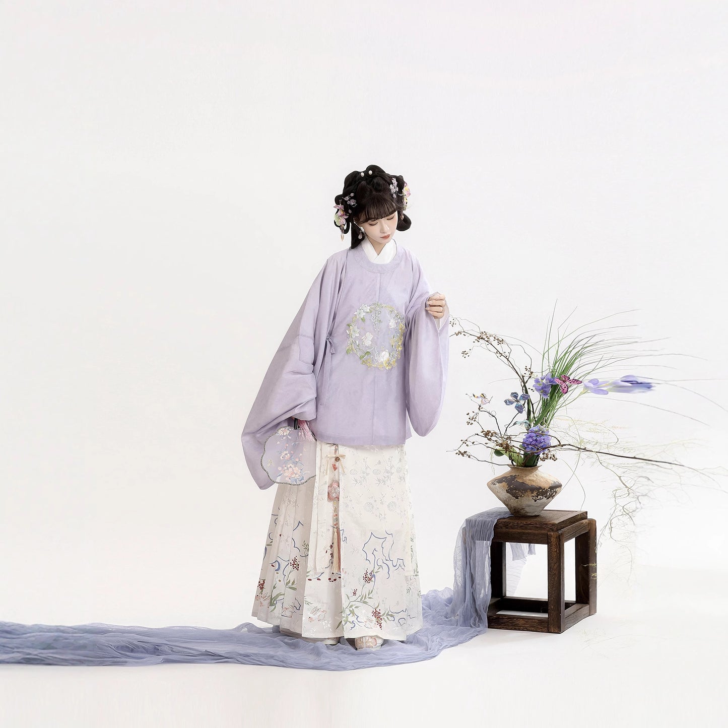 Ming Dynasty Mamian Clothing Yuemian 月眠 Women's Chinese Traditional Hanfu Autumn Spring