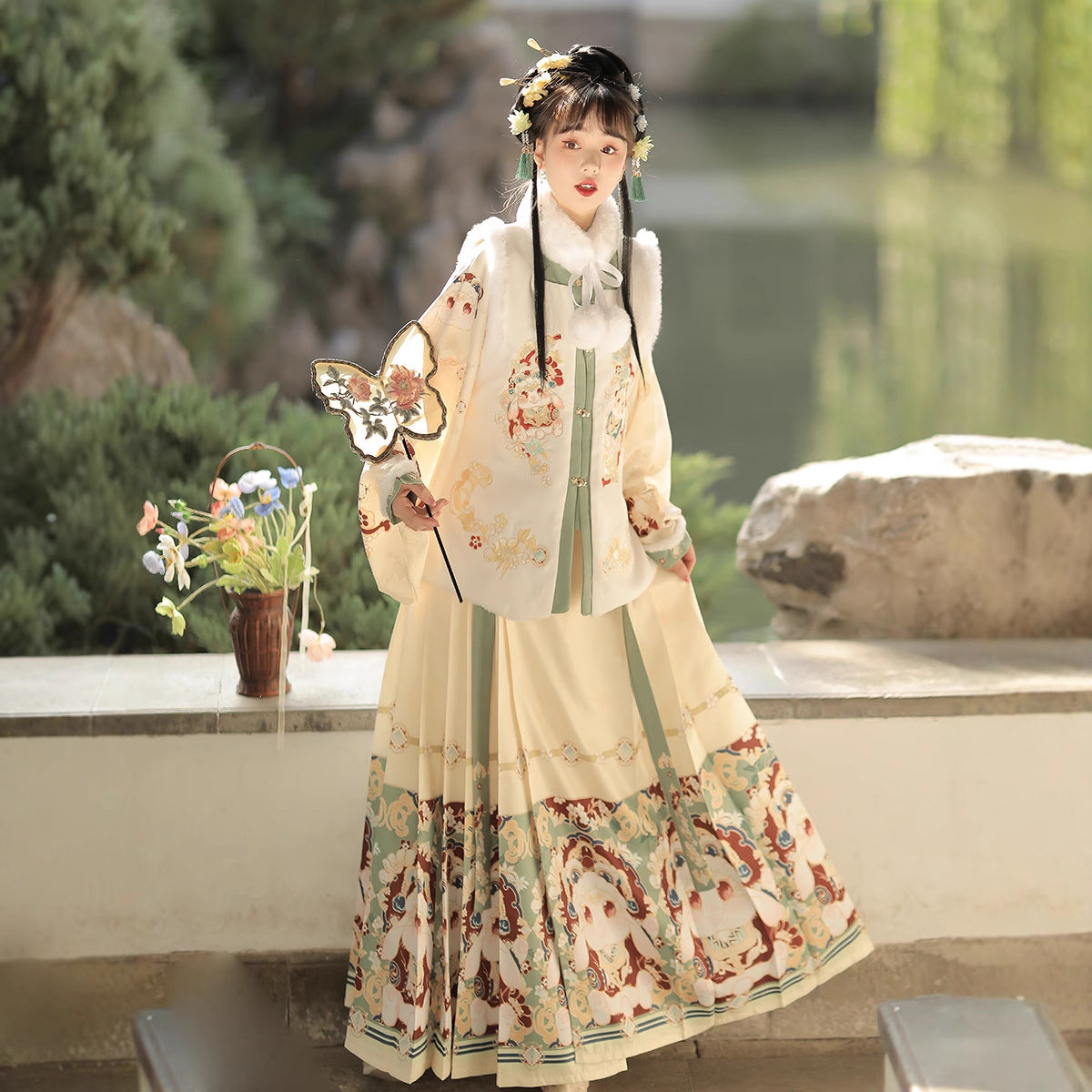 Ming Dynasty Mamian Clothing Futu 福兔 Women's Chinese Traditional Thicken Velvet Lunar New Year Hanfu Autumn Winter