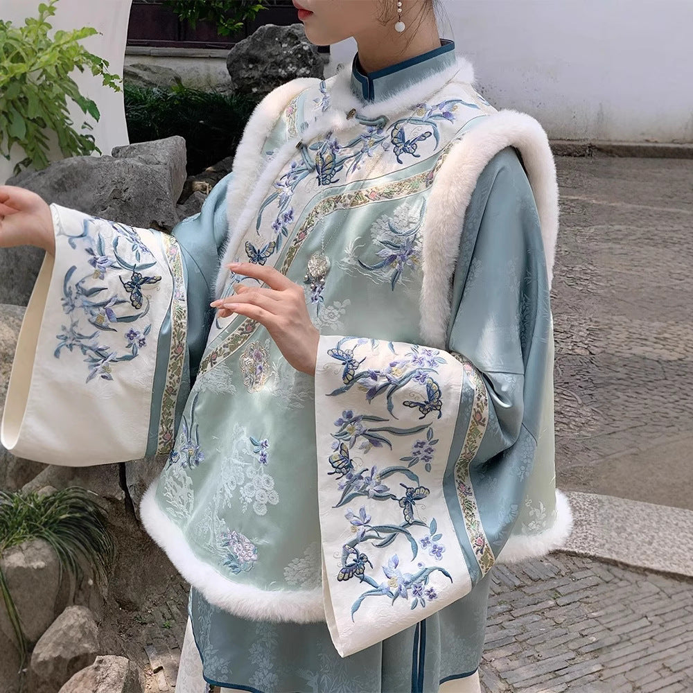 Qing Dynasty Clothing Languinvshu 兰闺女书 Women's Chinese Traditional Velvet Thicken Hanfu Autumn Winter
