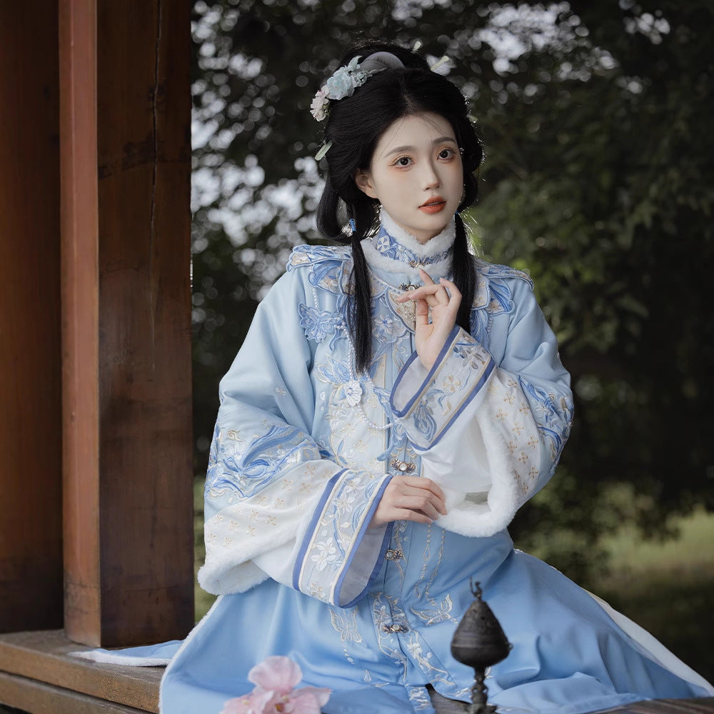 Ming Dynasty Mamian Clothing Yudie 玉蝶 Women's Chinese Traditional Thicken Velvet Hanfu Autumn Winter