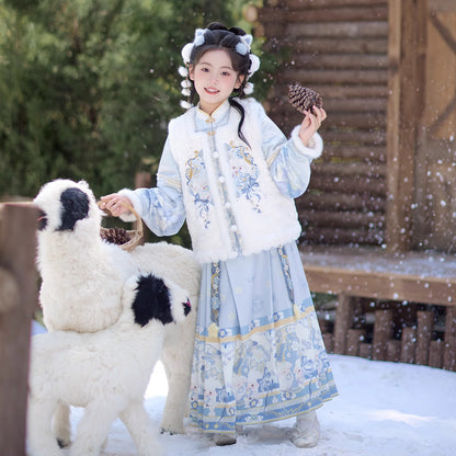 Ming Dynasty Girl's Mamian Skirt Yunduo 云朵 Children's Traditional Chinese Clothing  Lunar New Year Velvet Hanfu Suit