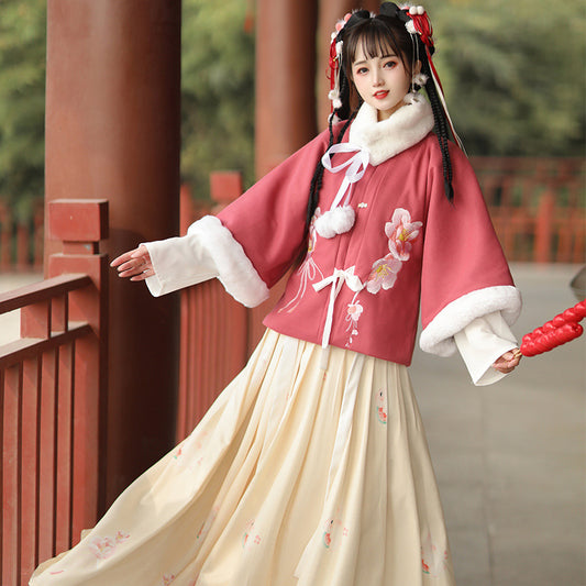 Ming Dynasty Clothing Huayu 花语 Women's Chinese Traditional Thicken Velvet Hanfu Autumn Winter
