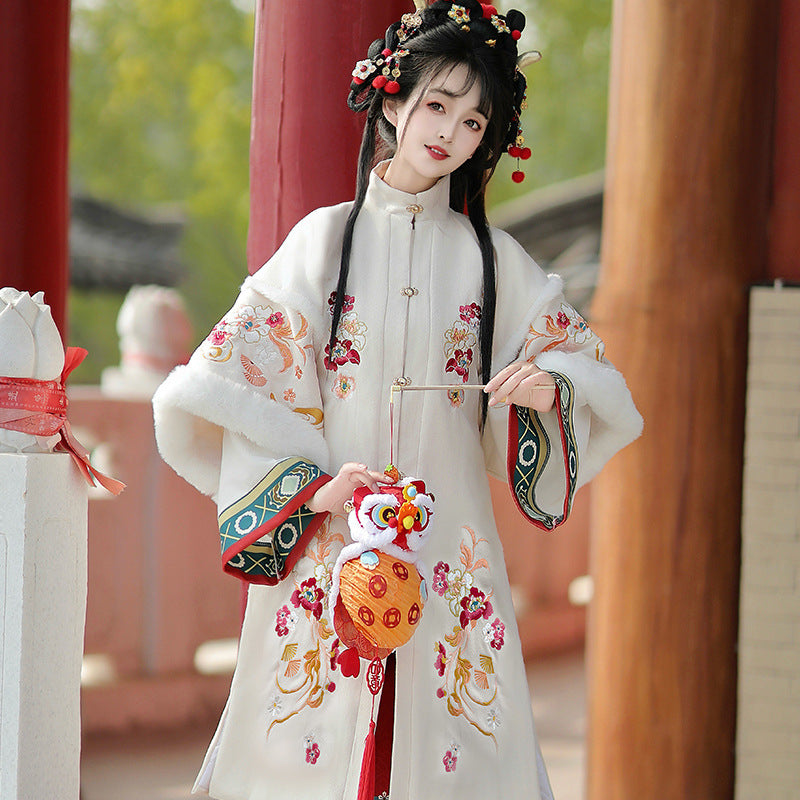 Ming Dynasty Clothing Yunjinyingcai 云锦映彩 Women's Chinese Traditional Thicken Velvet Hanfu Autumn Winter