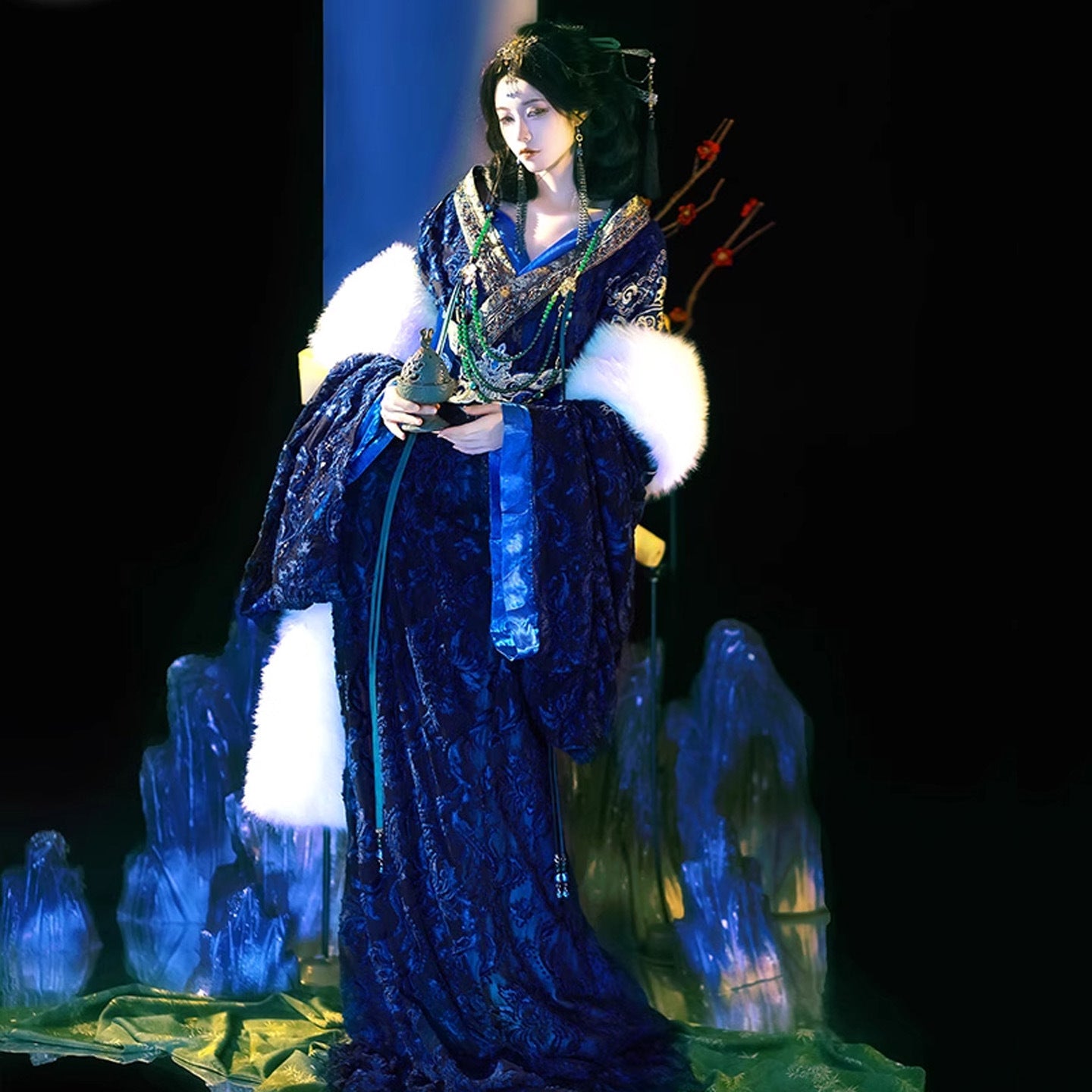 Warring States Clothing  Dugujialuo 独孤伽罗 Women's Chinese Traditional Thicken Velvet Hanfu Dress Autumn Winter