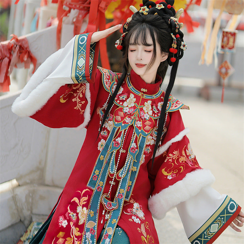 Ming Dynasty Clothing Yunjinyingcai 云锦映彩 Women's Chinese Traditional Thicken Velvet Hanfu Autumn Winter