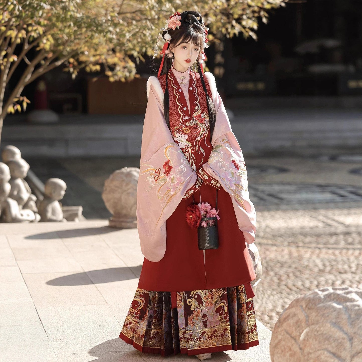 Ming Dynasty Clothing Youfenglaiyi 有凤来仪 Women's Chinese Traditional Thicken Velvet Lunar New Year Hanfu Autumn Winter