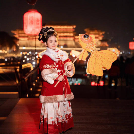 Ming Dynasty Girl's Mamian Skirt Yuanji 元吉 Children's Traditional Clothing Chinese Lunar New Year Velvet Hanfu Suit