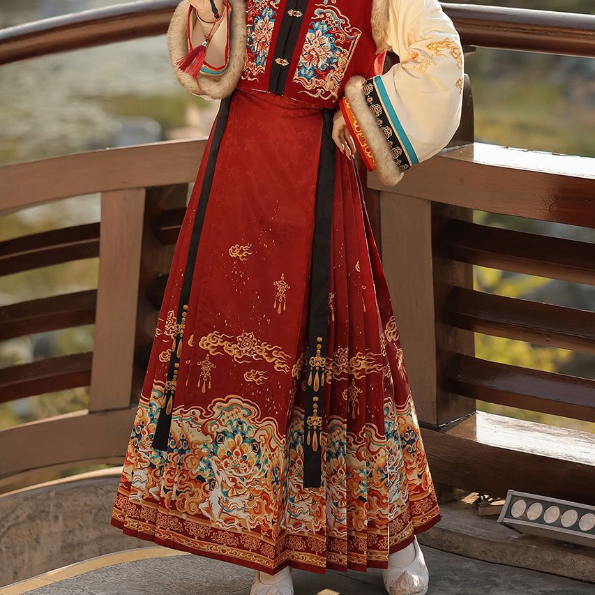 Ming Dynasty Dress Women's Mamian Skirt Luyu 鹿屿 Thicken Chinese Style Lunar New Year Clothing Winter