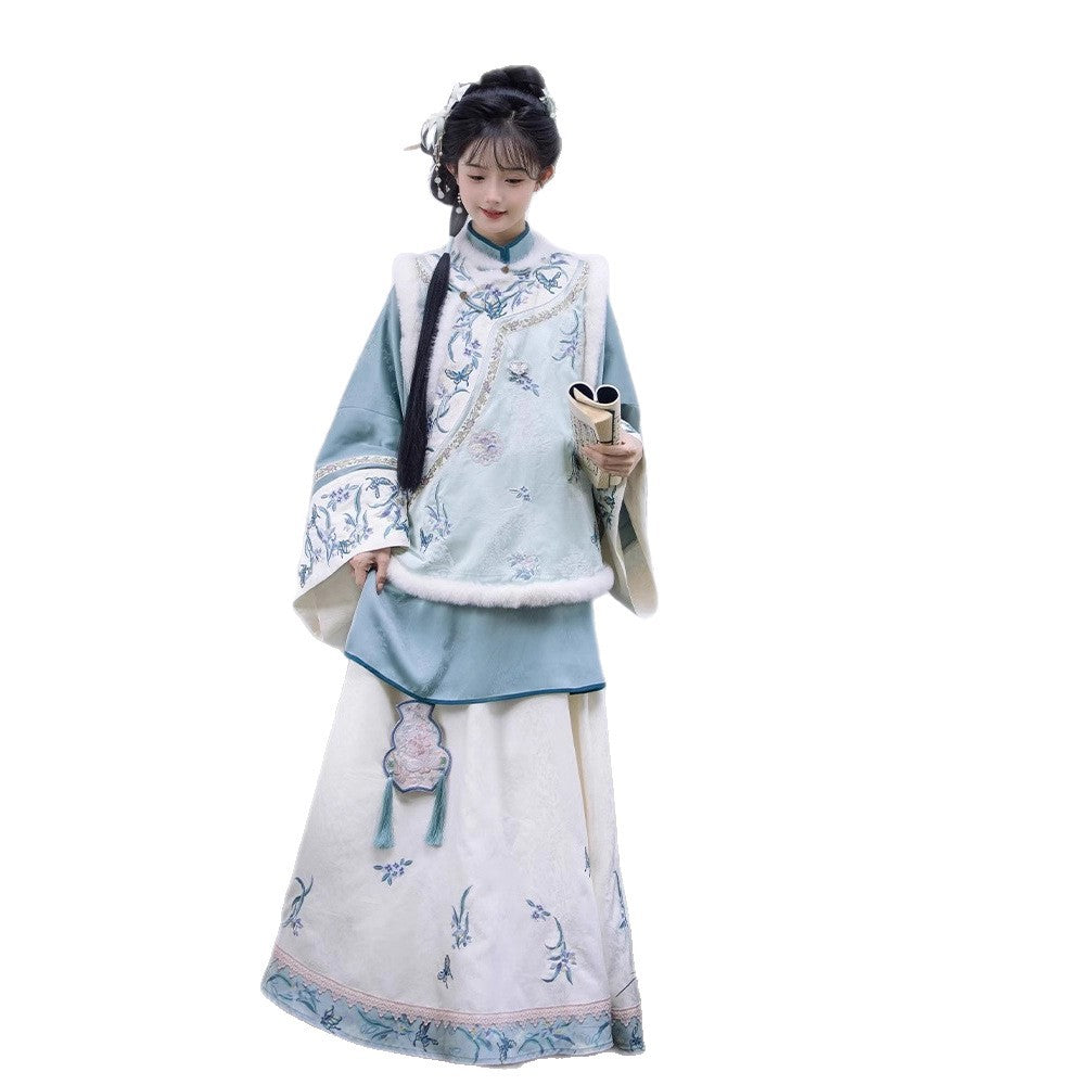 Qing Dynasty Clothing Languinvshu 兰闺女书 Women's Chinese Traditional Velvet Thicken Hanfu Autumn Winter