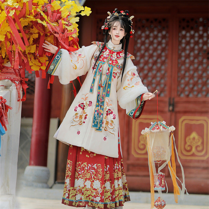 Ming Dynasty Clothing Yunjinyingcai 云锦映彩 Women's Chinese Traditional Thicken Velvet Hanfu Autumn Winter