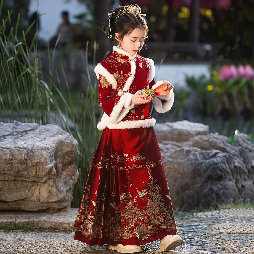 Ming Dynasty Girl's mamian Skirt Yanzhu 燕竹 Children's Traditional Clothing Chinese Lunar New Year Hanfu Suit