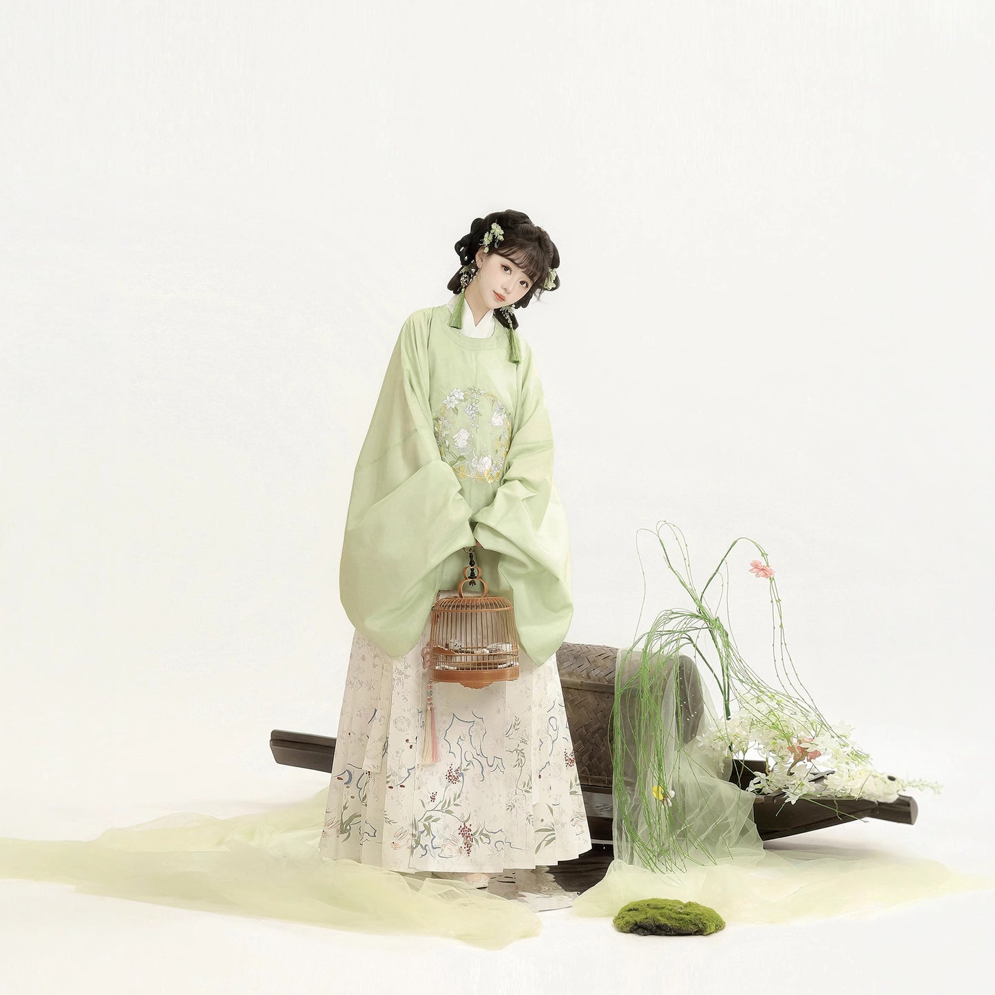 Ming Dynasty Mamian Clothing Yuemian 月眠 Women's Chinese Traditional Hanfu Autumn Spring