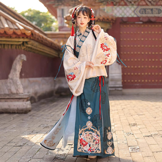Ming Dynasty Mamian Clothing Chenlong 辰龙 Women's Chinese Traditional Thicken Velvet Lunar New Year Hanfu Autumn Winter
