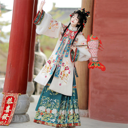 Ming Dynasty Clothing Yunjinyingcai 云锦映彩 Women's Chinese Traditional Thicken Velvet Hanfu Autumn Winter